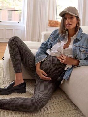 Hatch "the before, during and after legging" houndstooth, size small